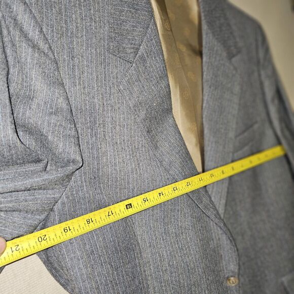 Bill Blass Pure Wool Blazer Mens Size 40R Gray With Pastel Pinstripes Small FLAW - Picture 14 of 16